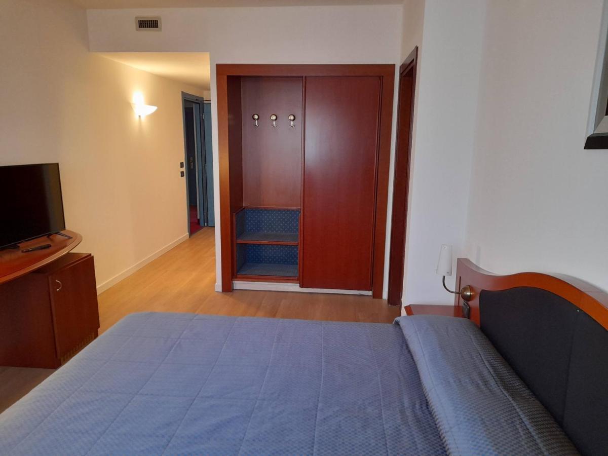 Hotel Donizetti Lallio